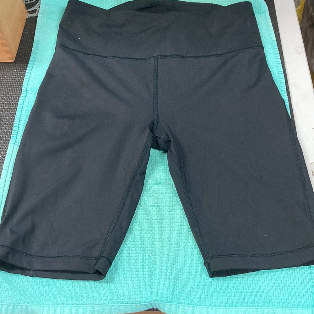 Athleta shorts Stacy pockets 9” shorts